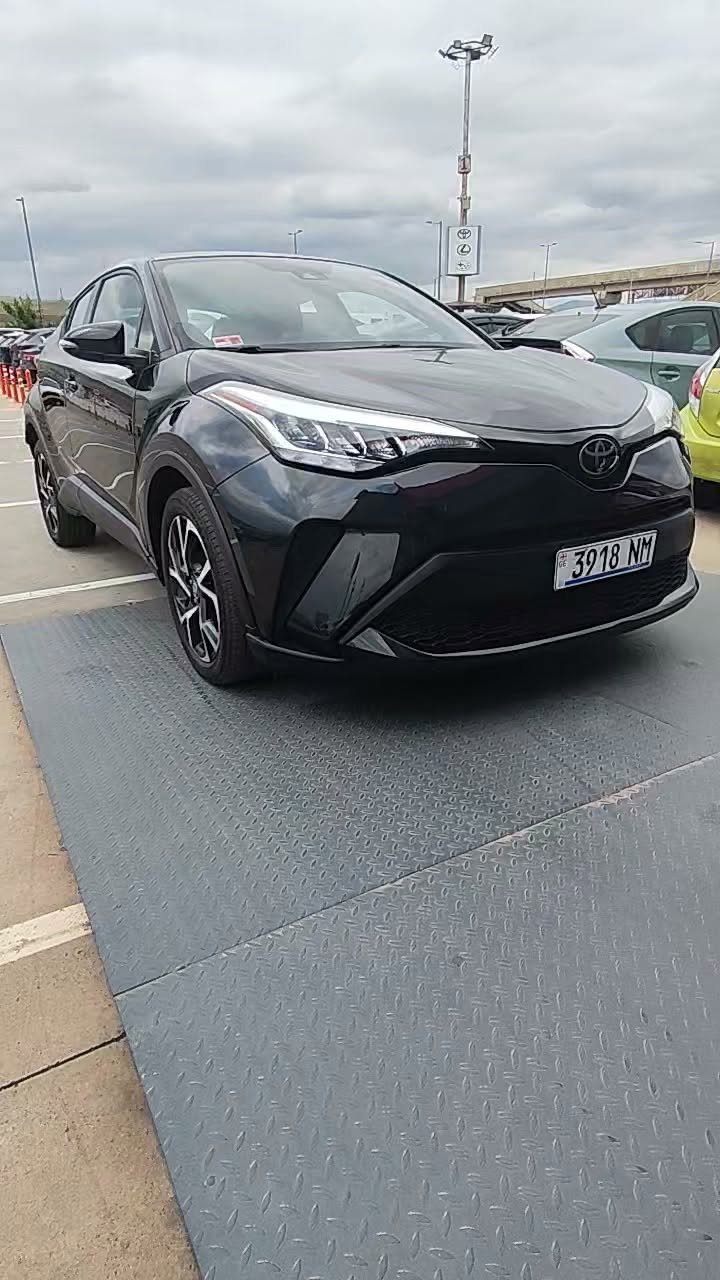 Toyota C-HR 2022 — 16,500$