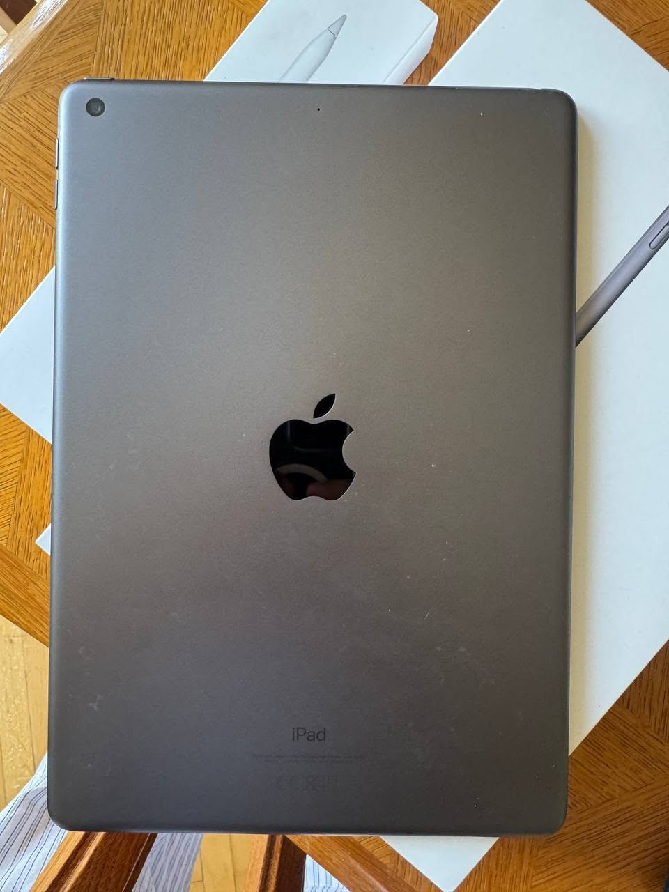 იყიდება iPad 9th generation 64 GB,