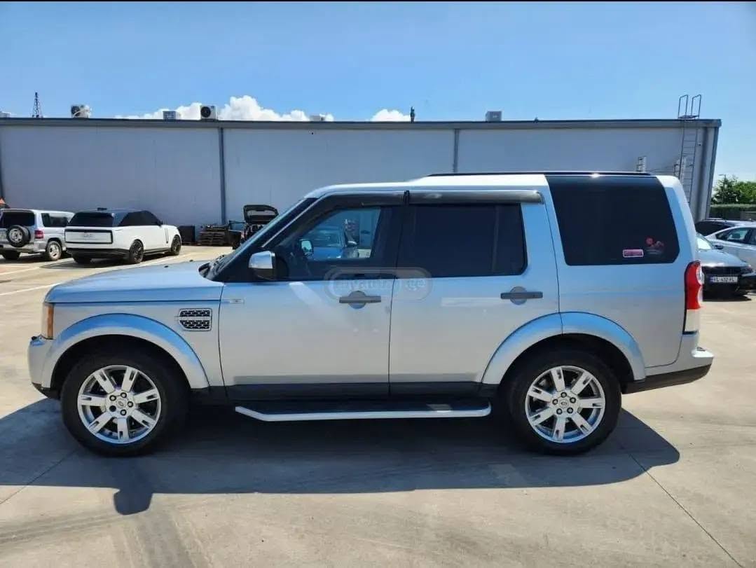 Land Rover Discovery 4 2010 — 11,000$