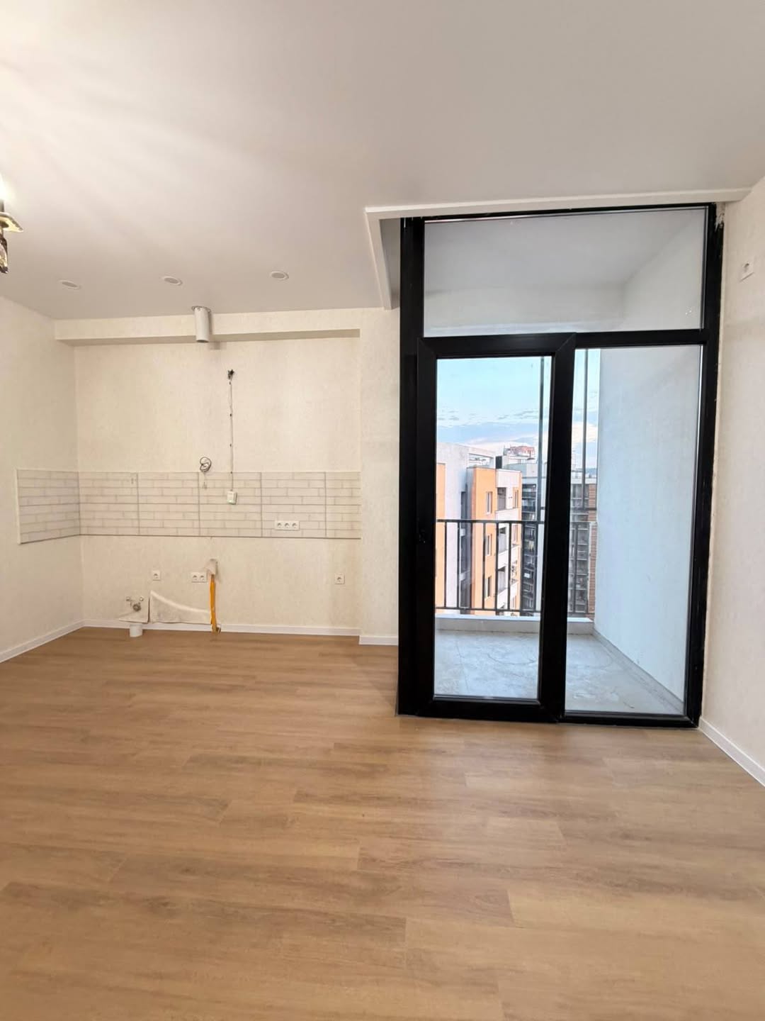 💰 96 000$ — იყიდება 3-ოთახიანი