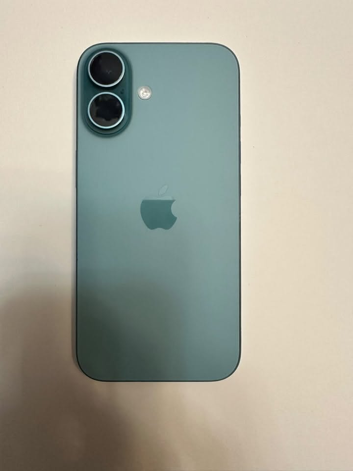 iPhone 16 128GB, 92% battery