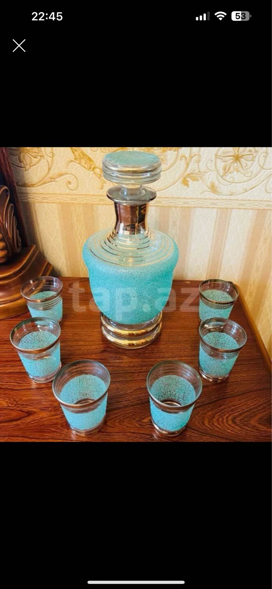 A set of glasses and decanter, like new