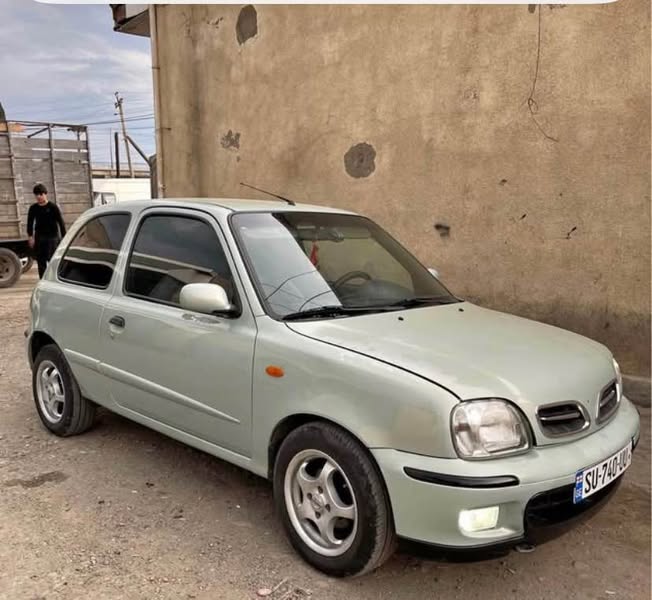 Avtomobil 2001