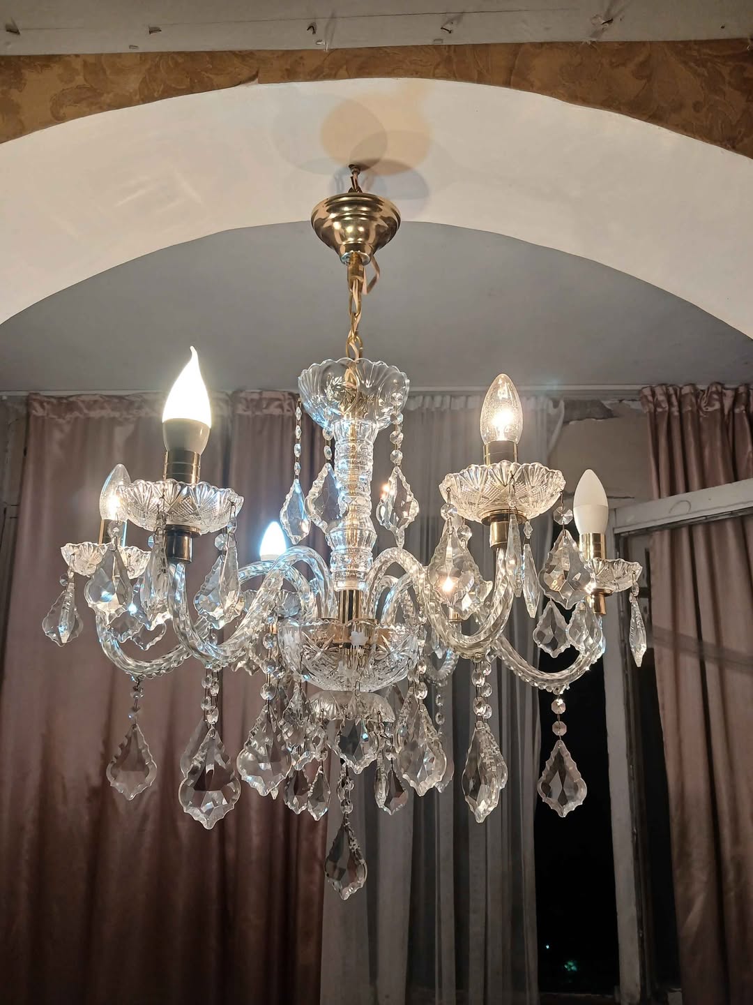 Zəncirli kristal avizə