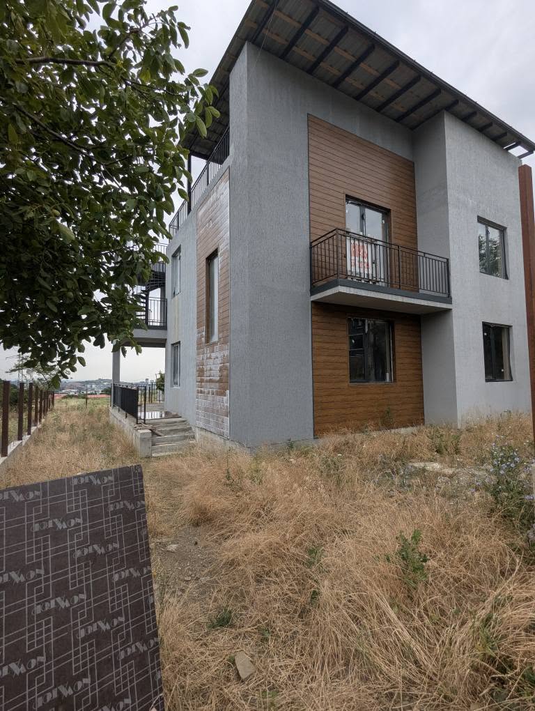 სახლი, თბილისი — $255,000