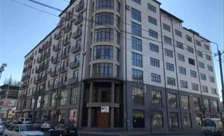 Վարձով է տրվում 3 սենյականոց բնակարան