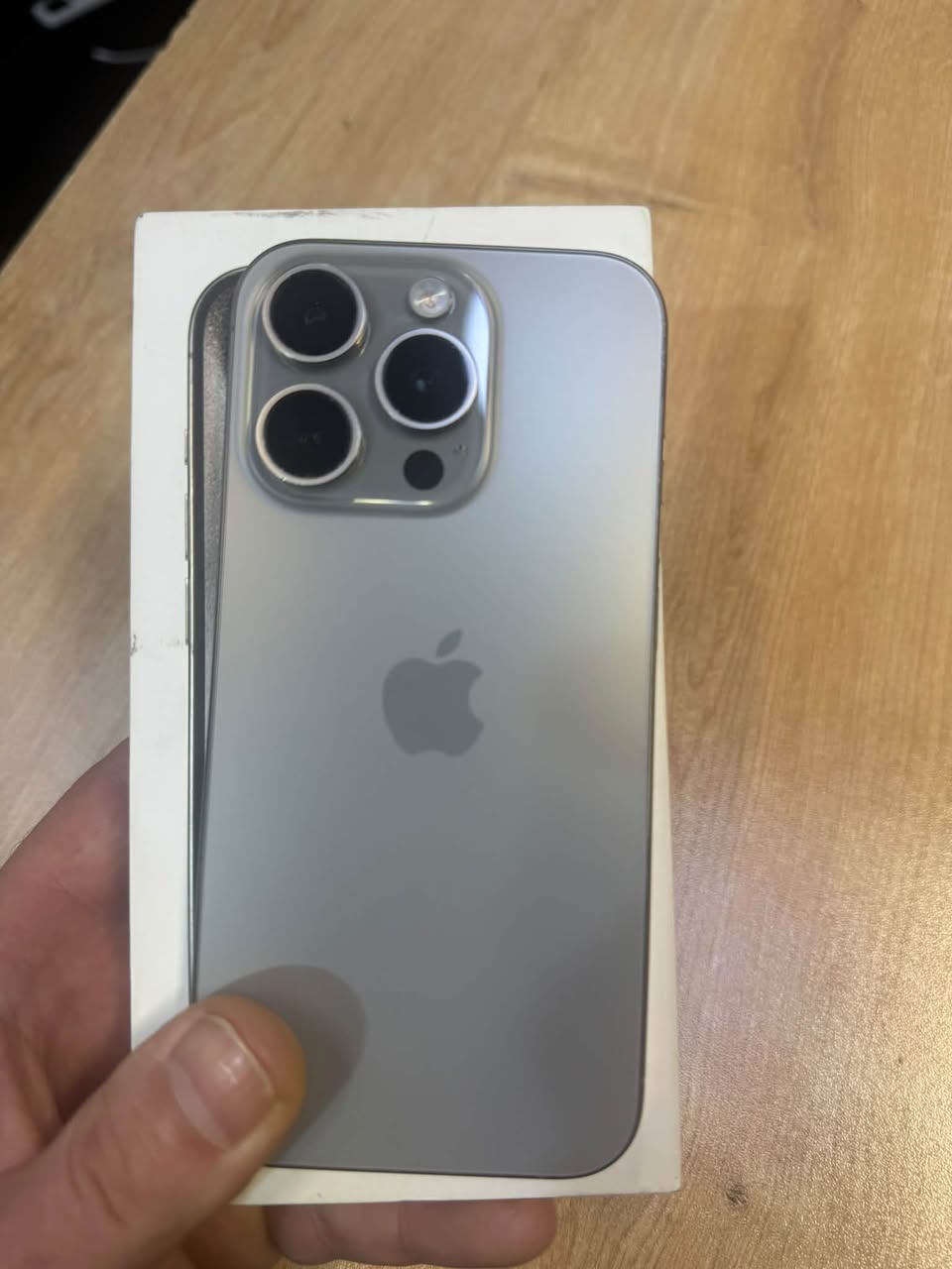 iPhone 15 Pro 128 Gb տուփով — 160,000 AMD