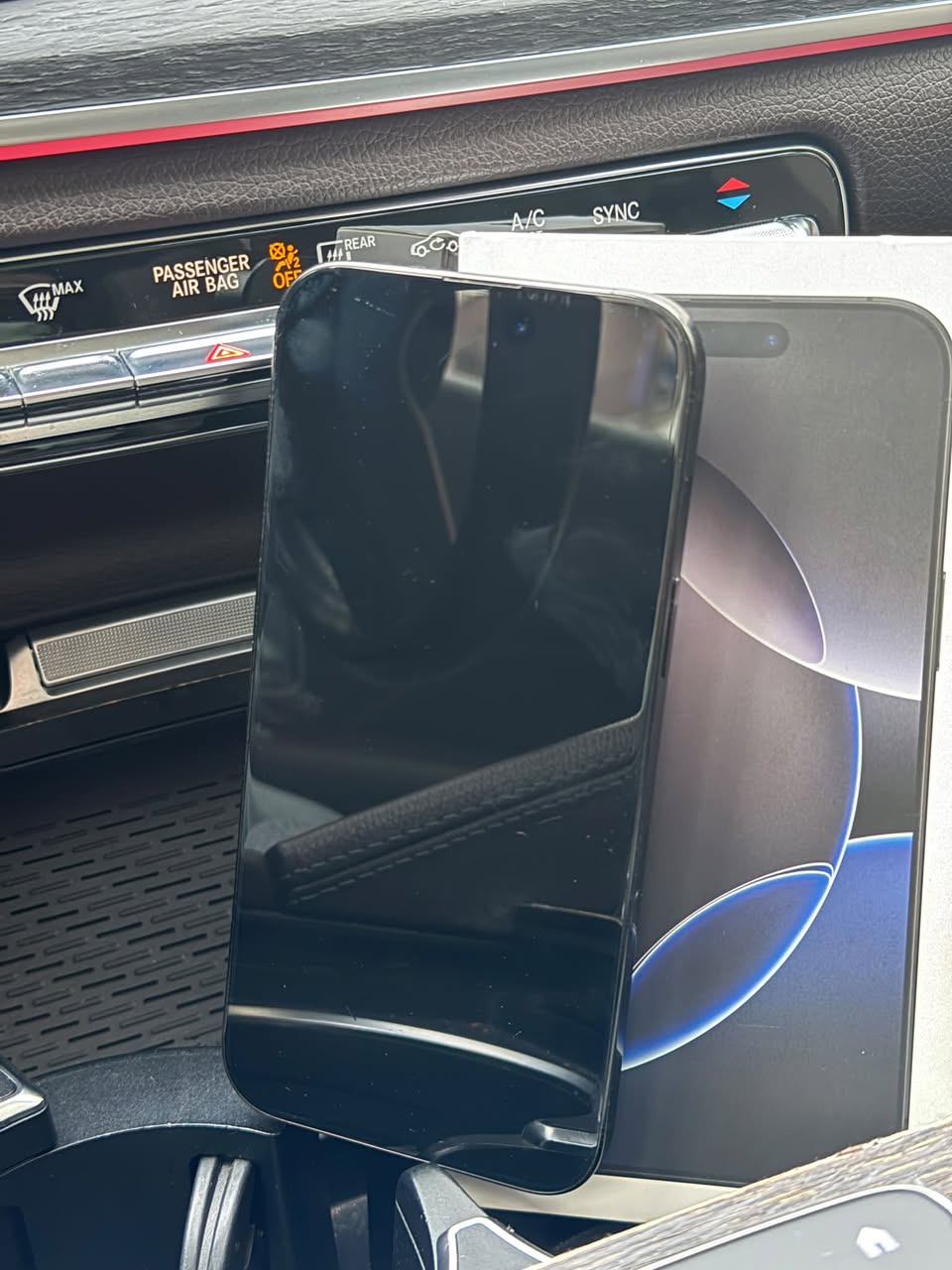 iPhone 16 Pro Max, ბატარეა 93%