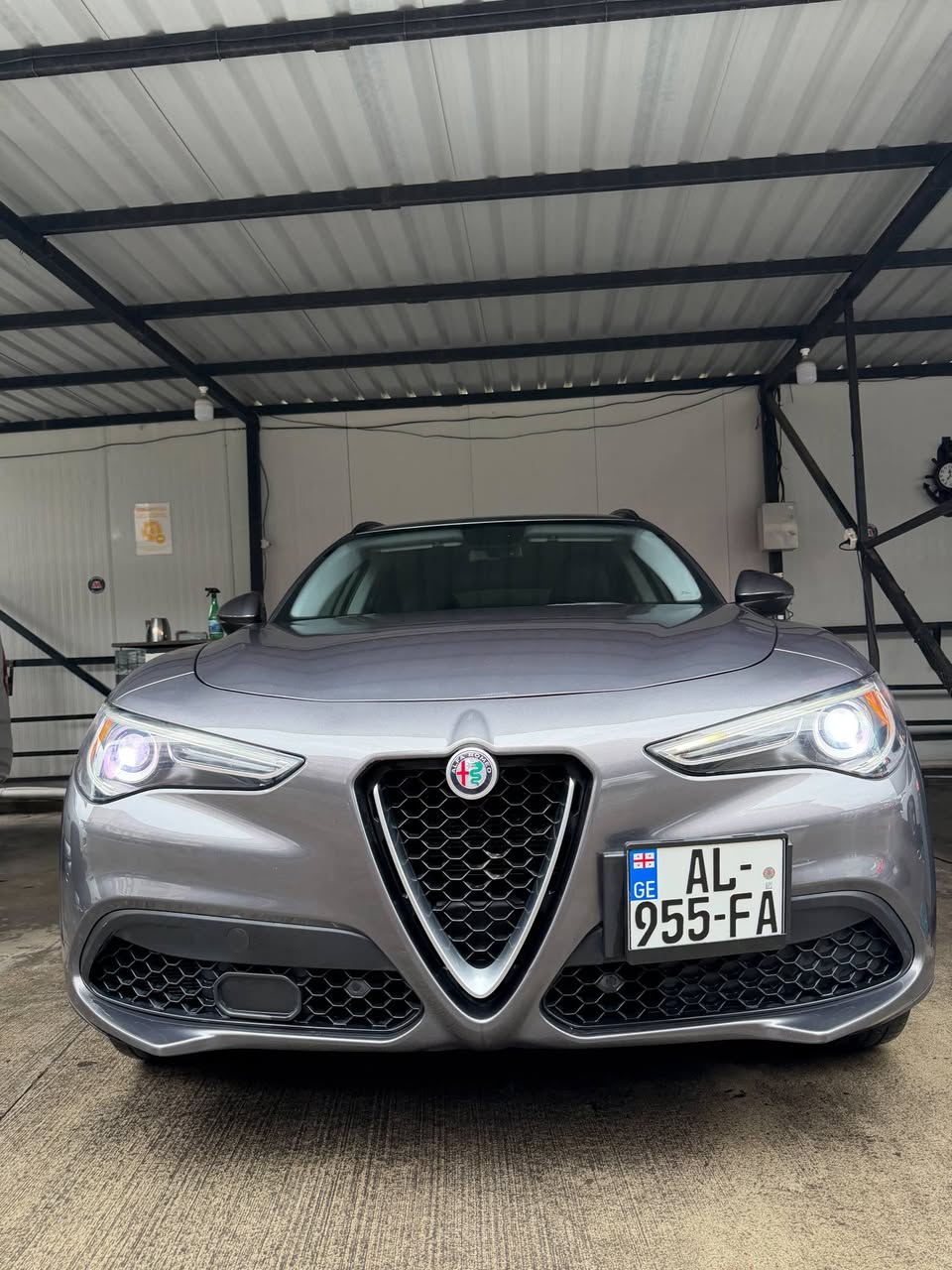 Alfa Romeo Stelvio 2018 — 14,500$
