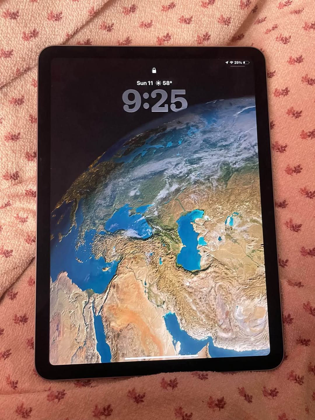 იყიდება Apple iPad Air 11″ M3 2025 — 1,600₾