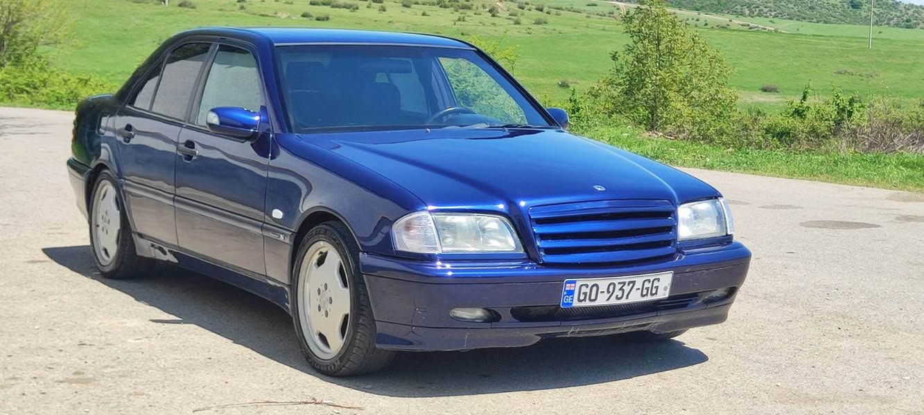 Avtomobil 1998