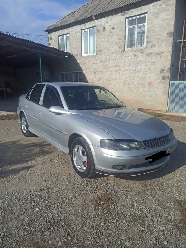 Avtomobil