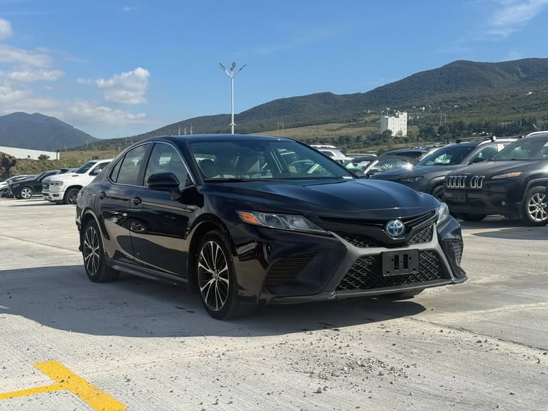 Toyota Camry 2020 — 12,500$