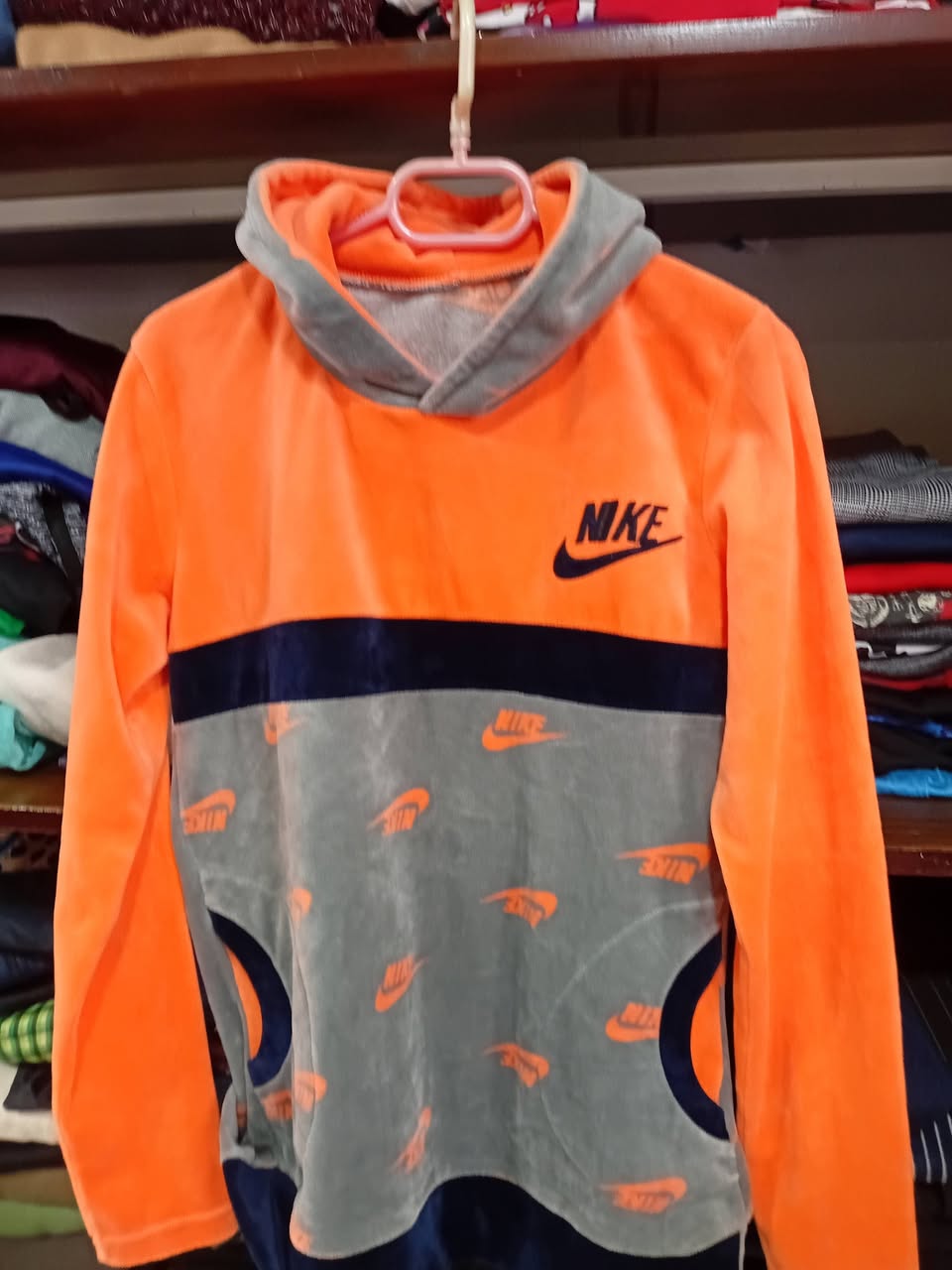 Nike სპორტული ჰუდი, ზომები S–M