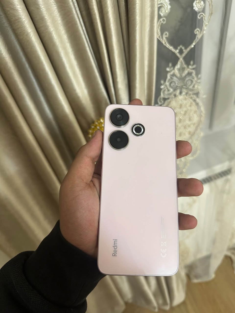 იყიდება Xiaomi Redmi 13 256Gb იდეალურ — 250₾