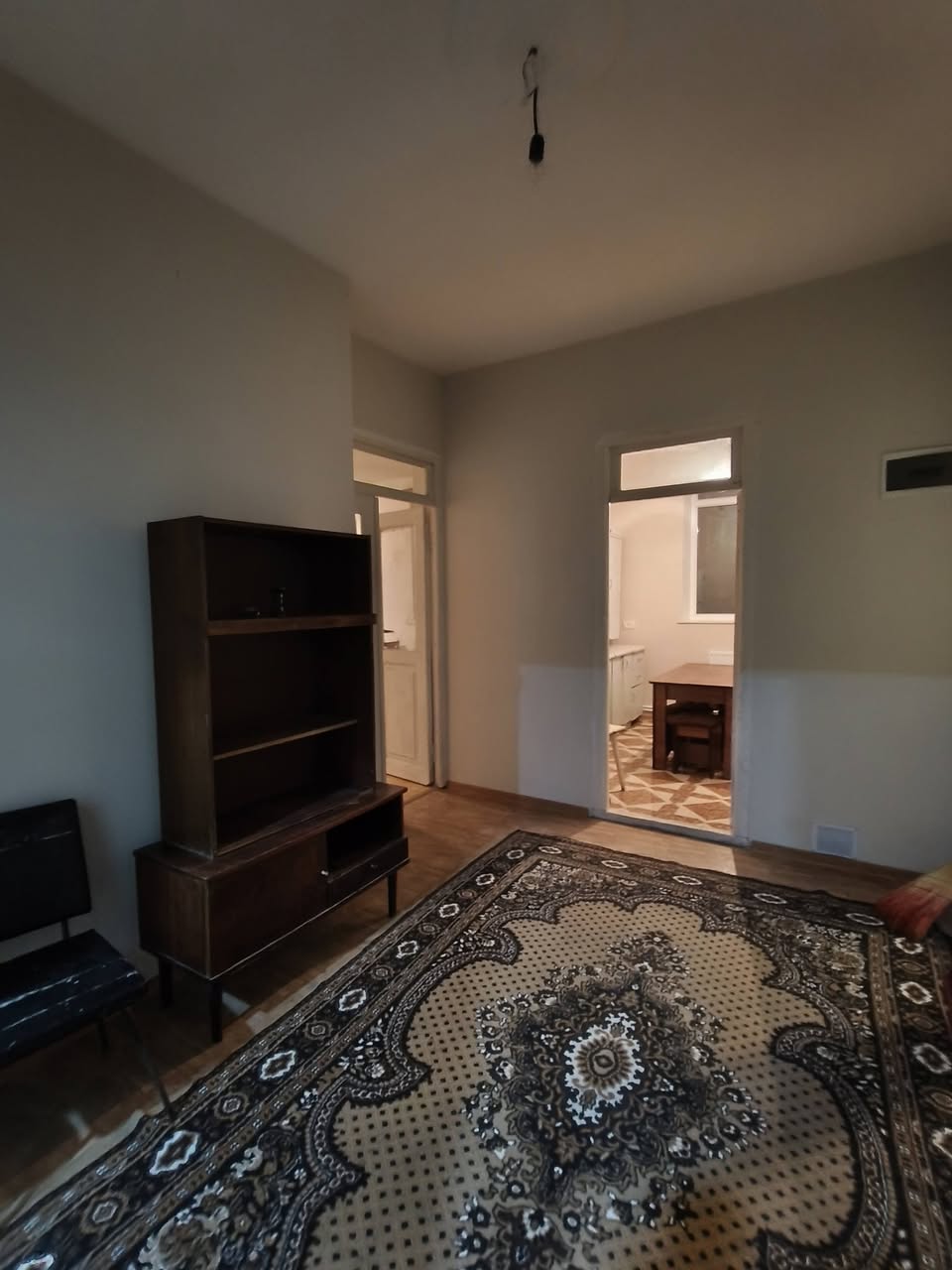 Gümrü'nün eski havalimanı semtinde kiralık - 220,000₺