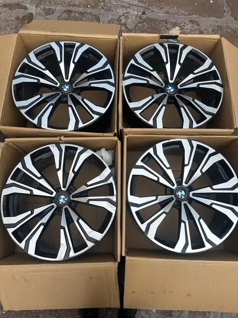 Avtomobil — 250,000 AMD