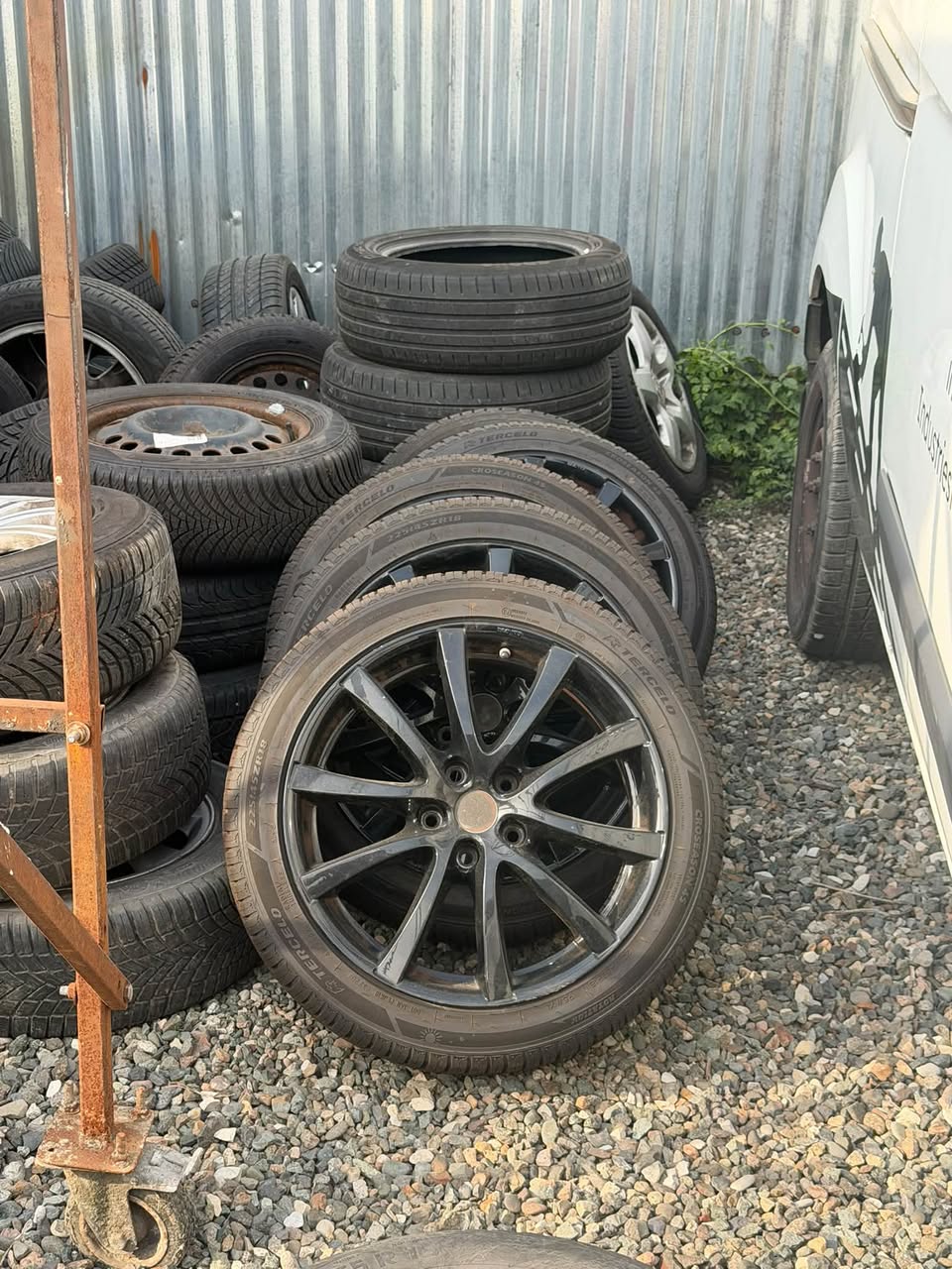Alloy wheels R18 with new tires