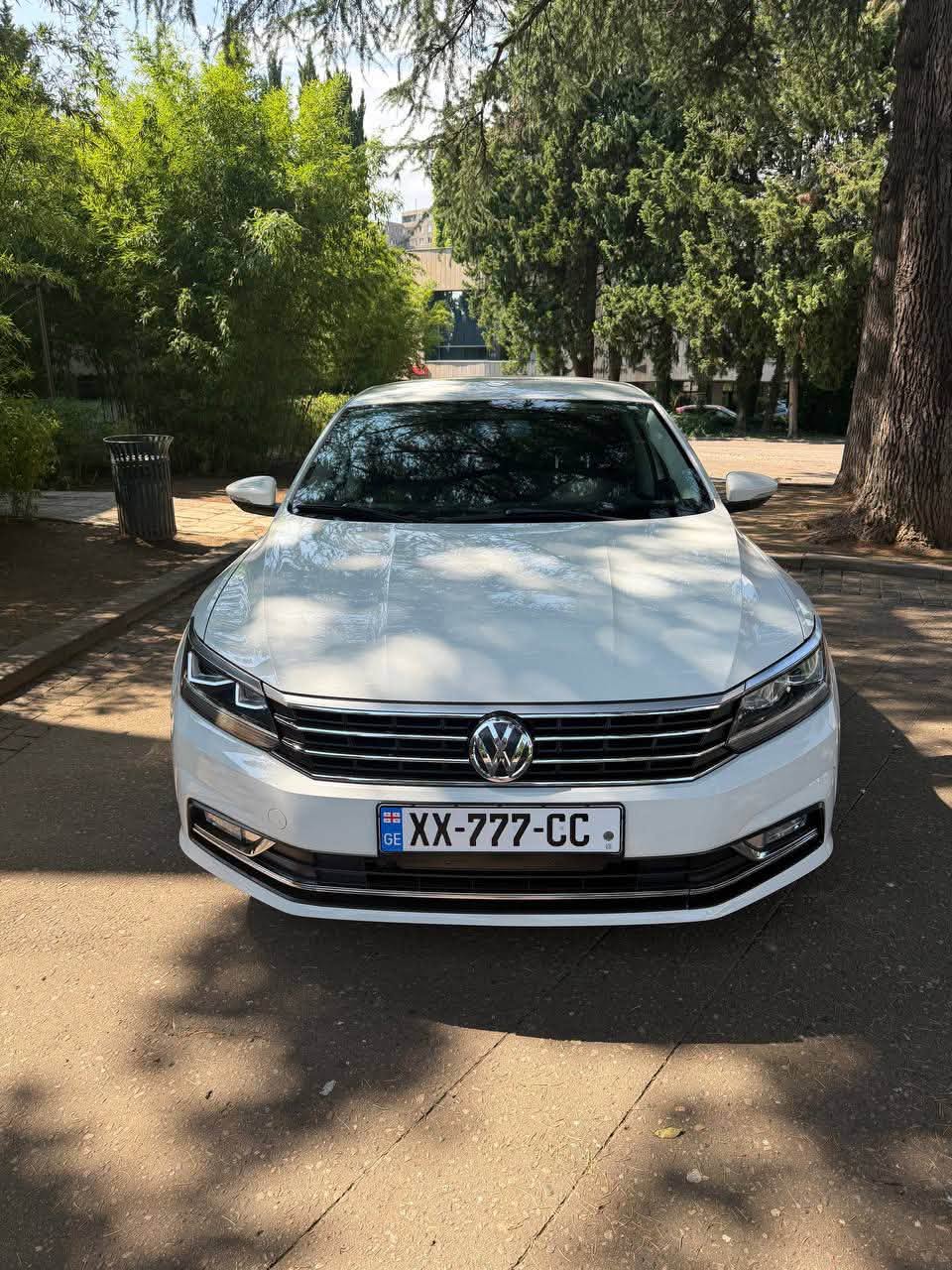 Volkswagen Passat 2016 — 6,800$