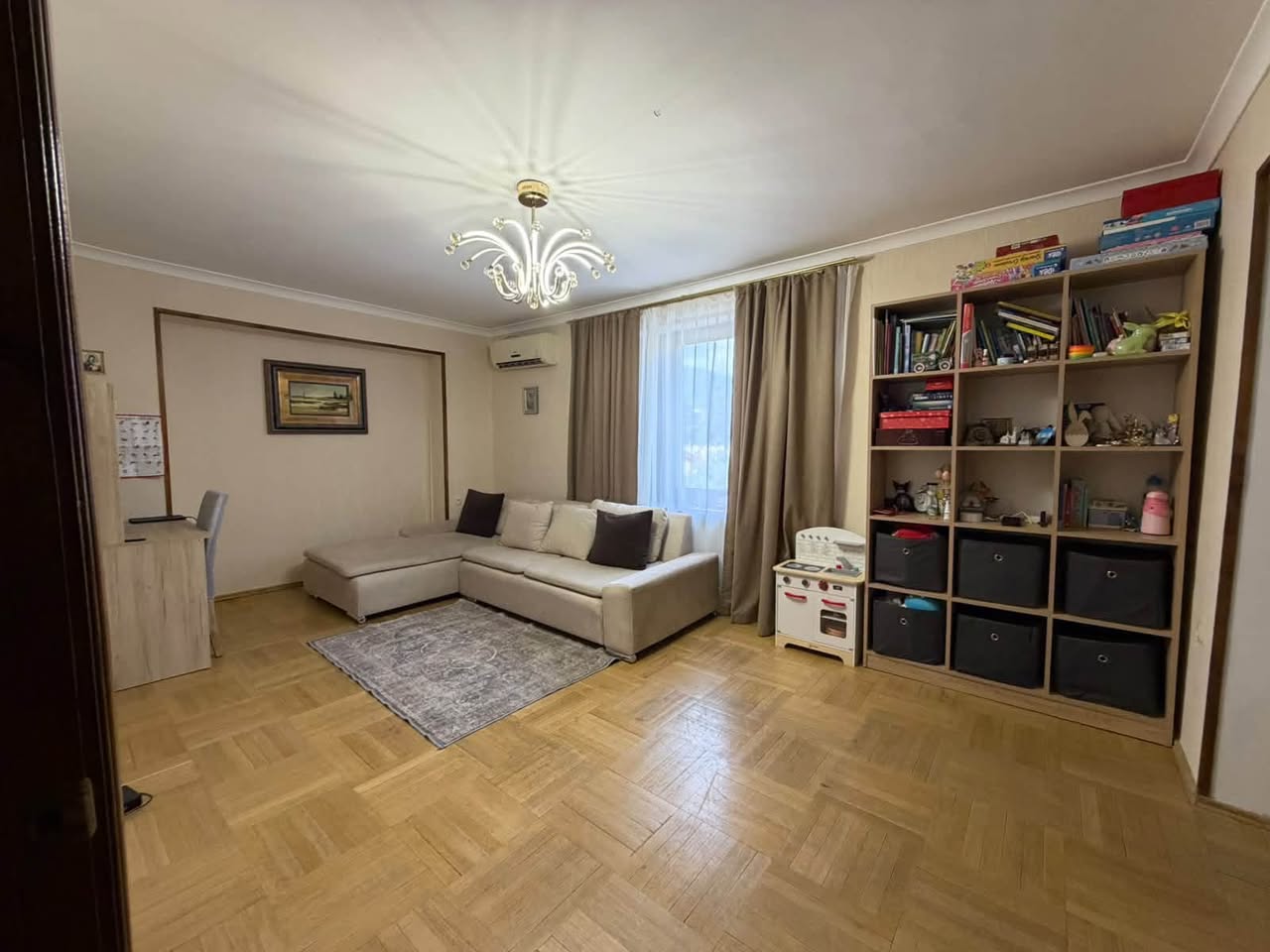 Satılır 3-otaqlı mənzil, Tbilisi