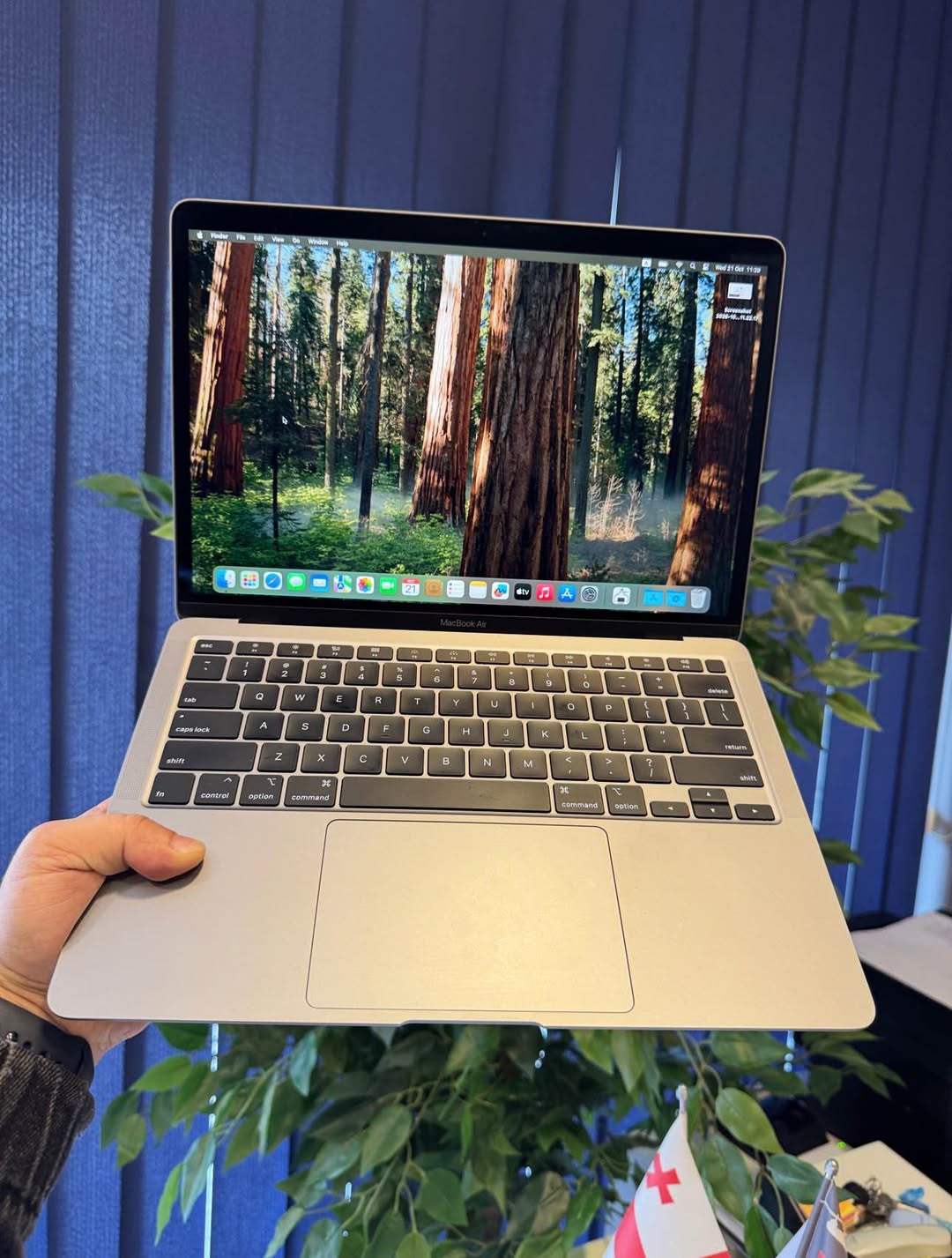 MacBook Air 2020 hafif, incedir ve idealdir