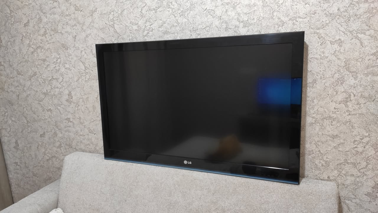 Продается телевизор LG 42" 2011 года - 50,000֏