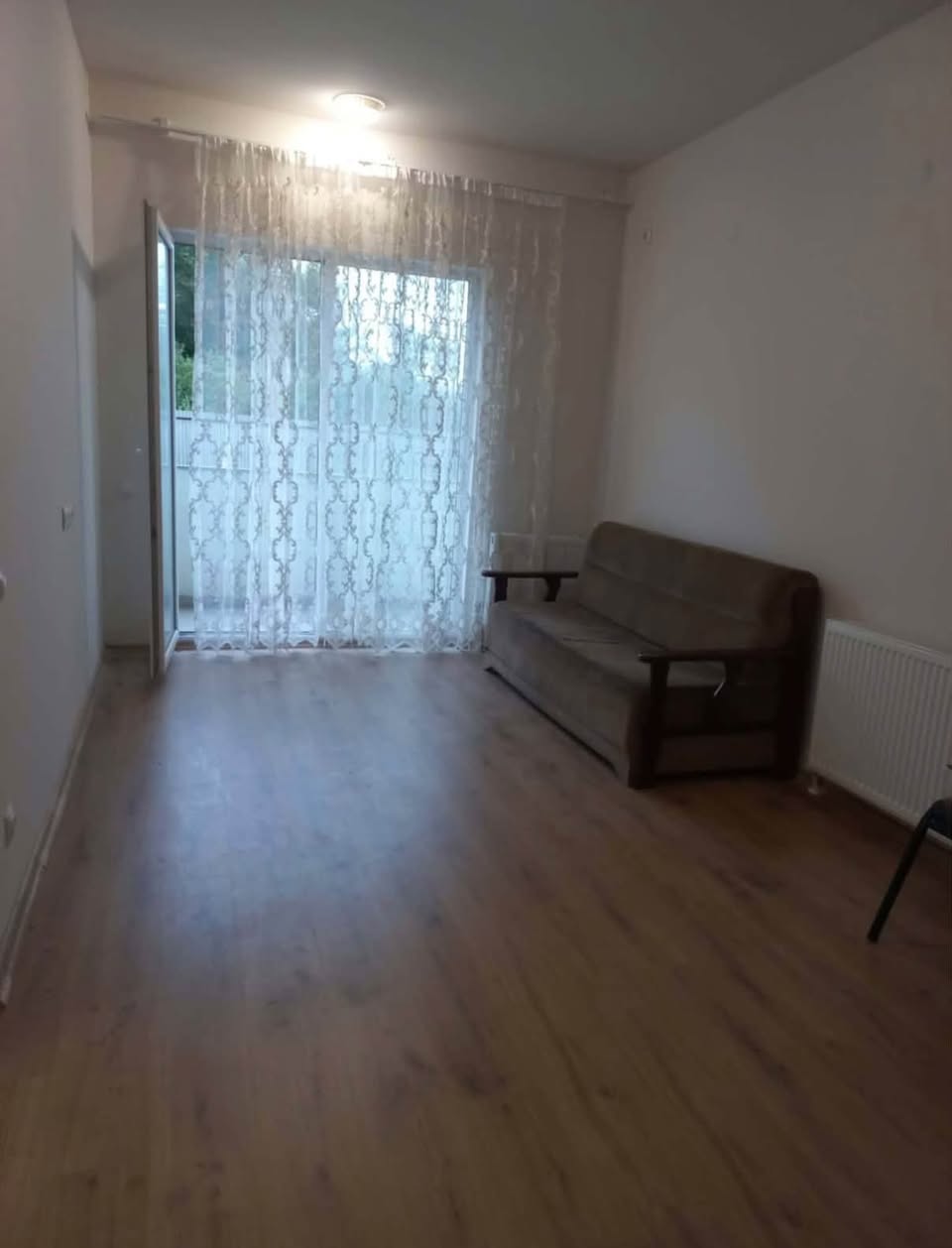 🏡 ქირავდება ერთოთახიანი, სტუდიოს ტიპის ბინა — 450₾