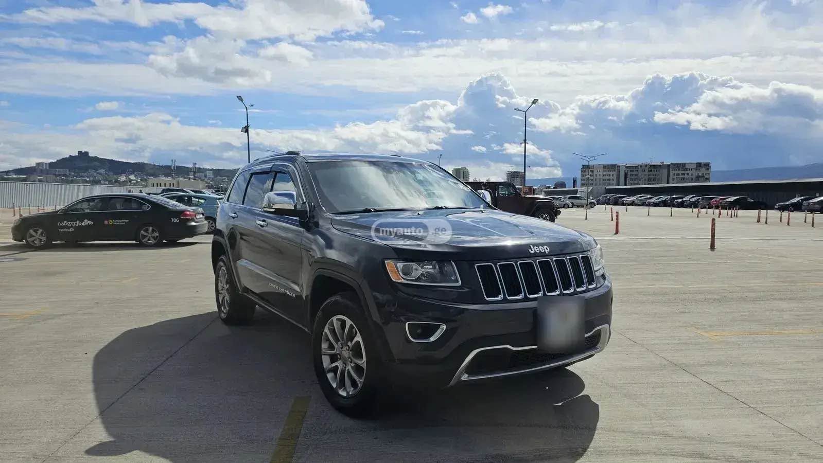 Jeep Grand Cherokee 2015 — 12,000$