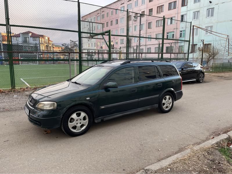 Avtomobil