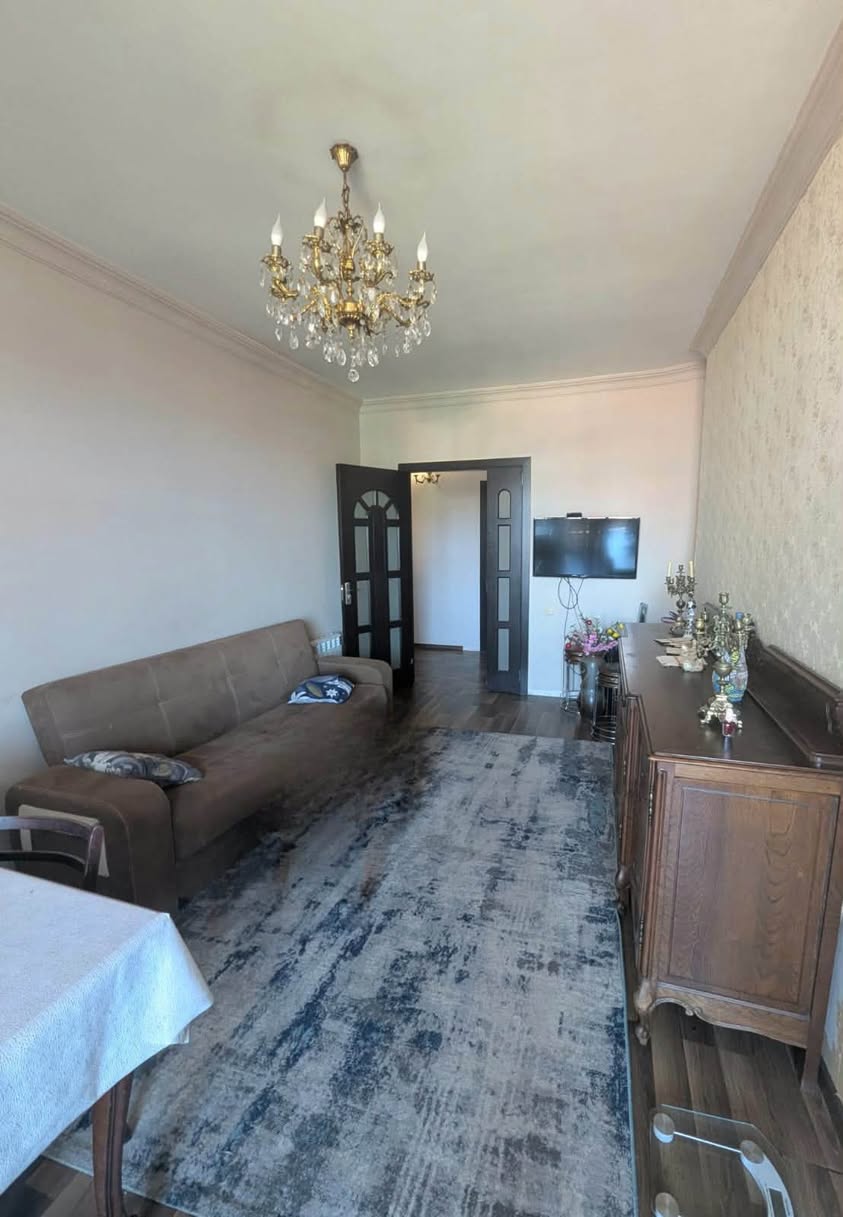 იყიდება ბინა, ბათუმი — $136,000