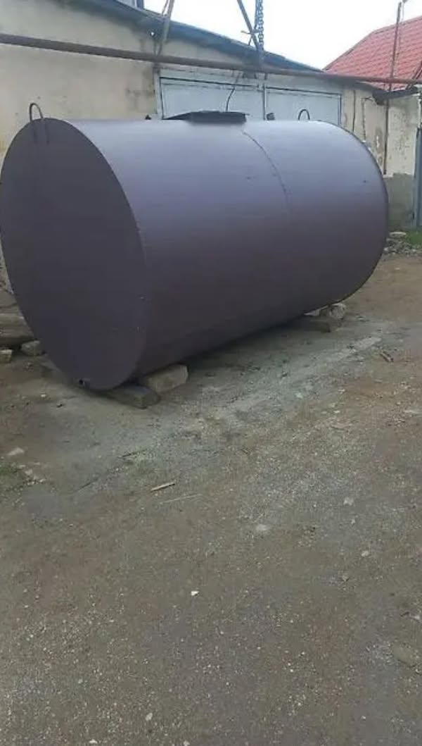 Avtomobil