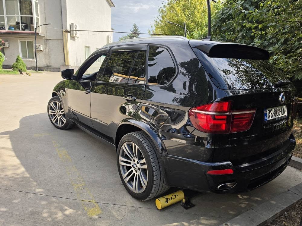 BMW 2010 — 8,200$