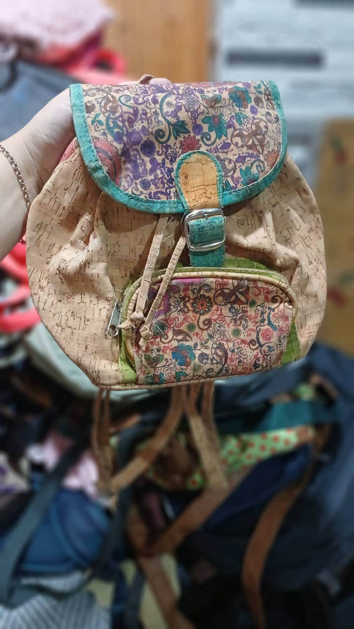 Small cork backpack with floral pattern