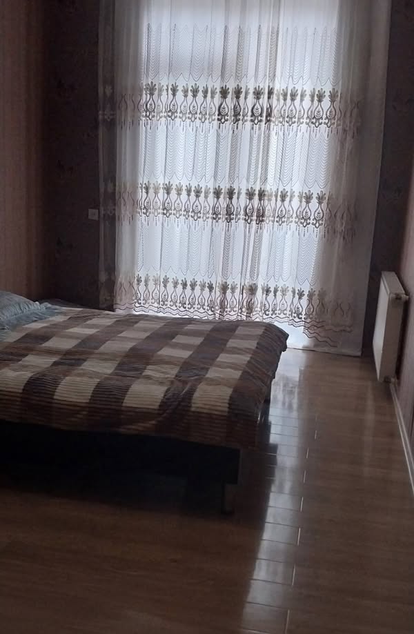 Avtomobil