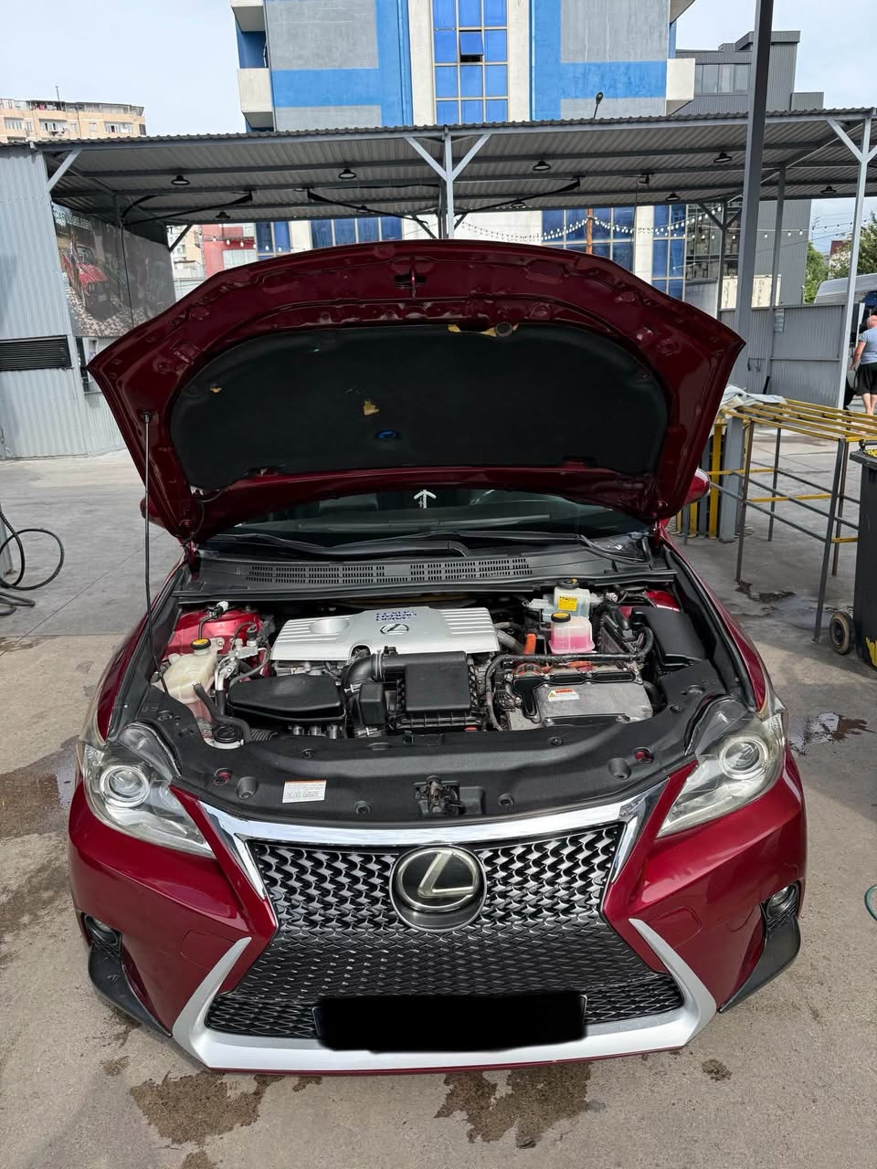 🚗 იყიდება 2011 წლიანი Lexus CT — 6,500$