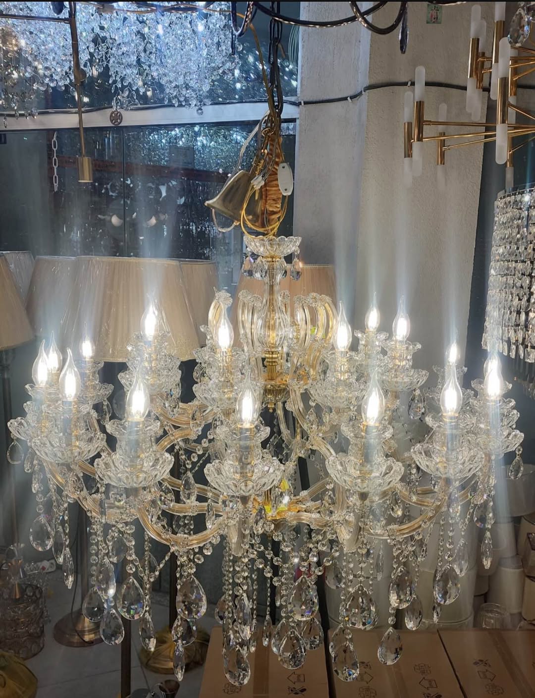 Crystal chandelier, 19 lights, 90x90 cm
