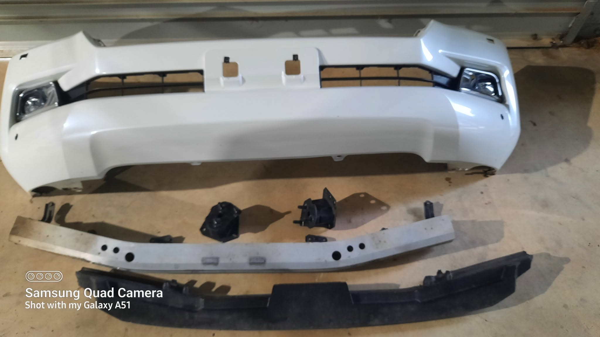 2019 Toyota landcruiser 200series vx front