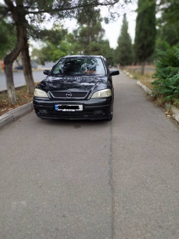 Avtomobil