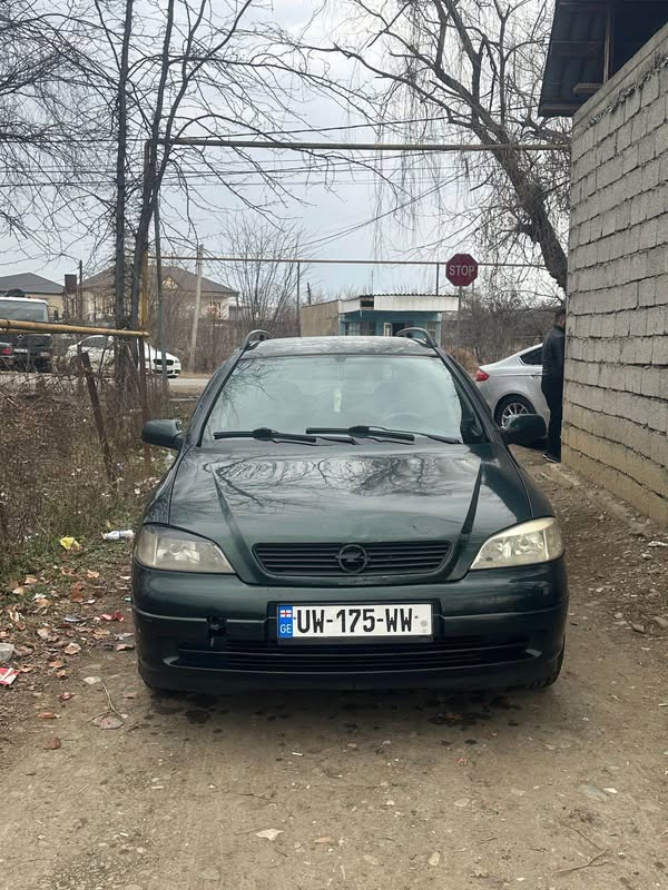 Avtomobil 1998