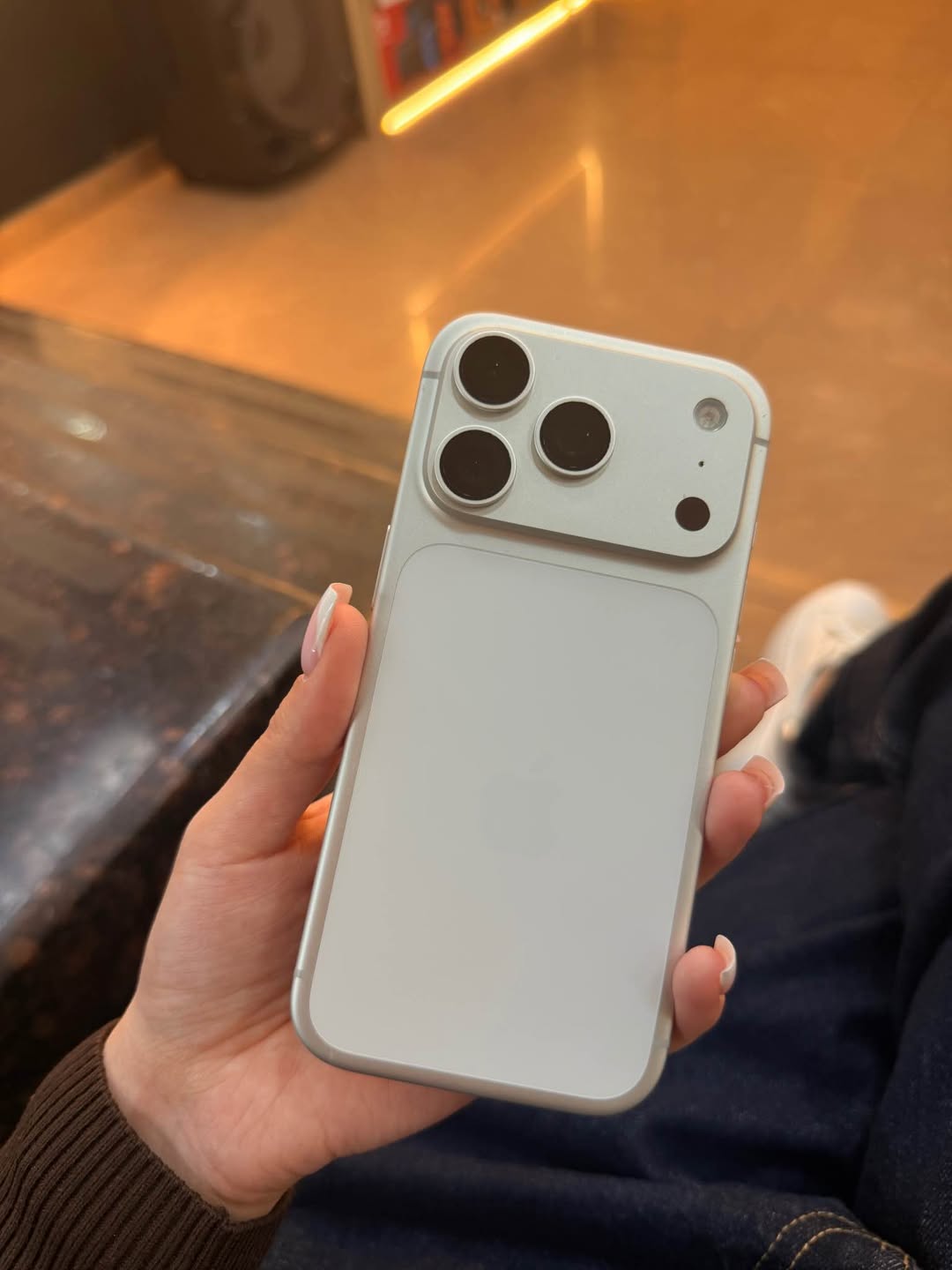 İdeal vəziyyətdə olan iPhone 17 pro — 320,000֏