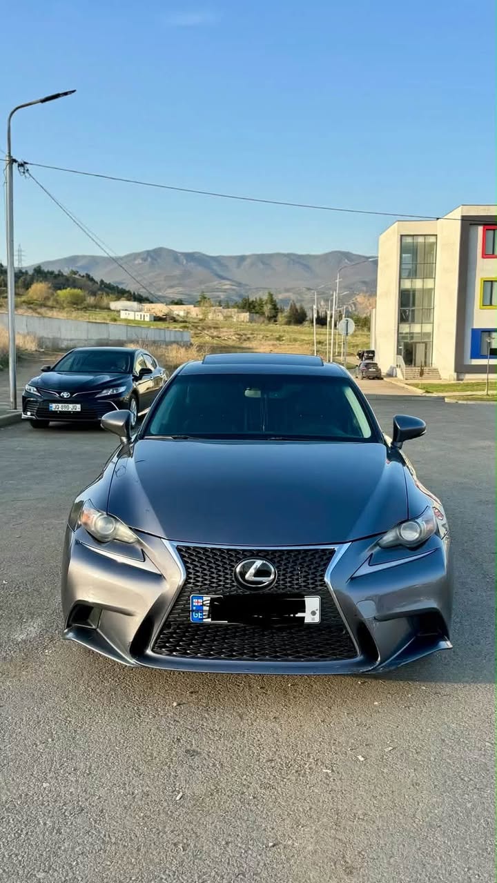 Lexus IS 2015-ci ilə Tbilisidəki qiymətə görə