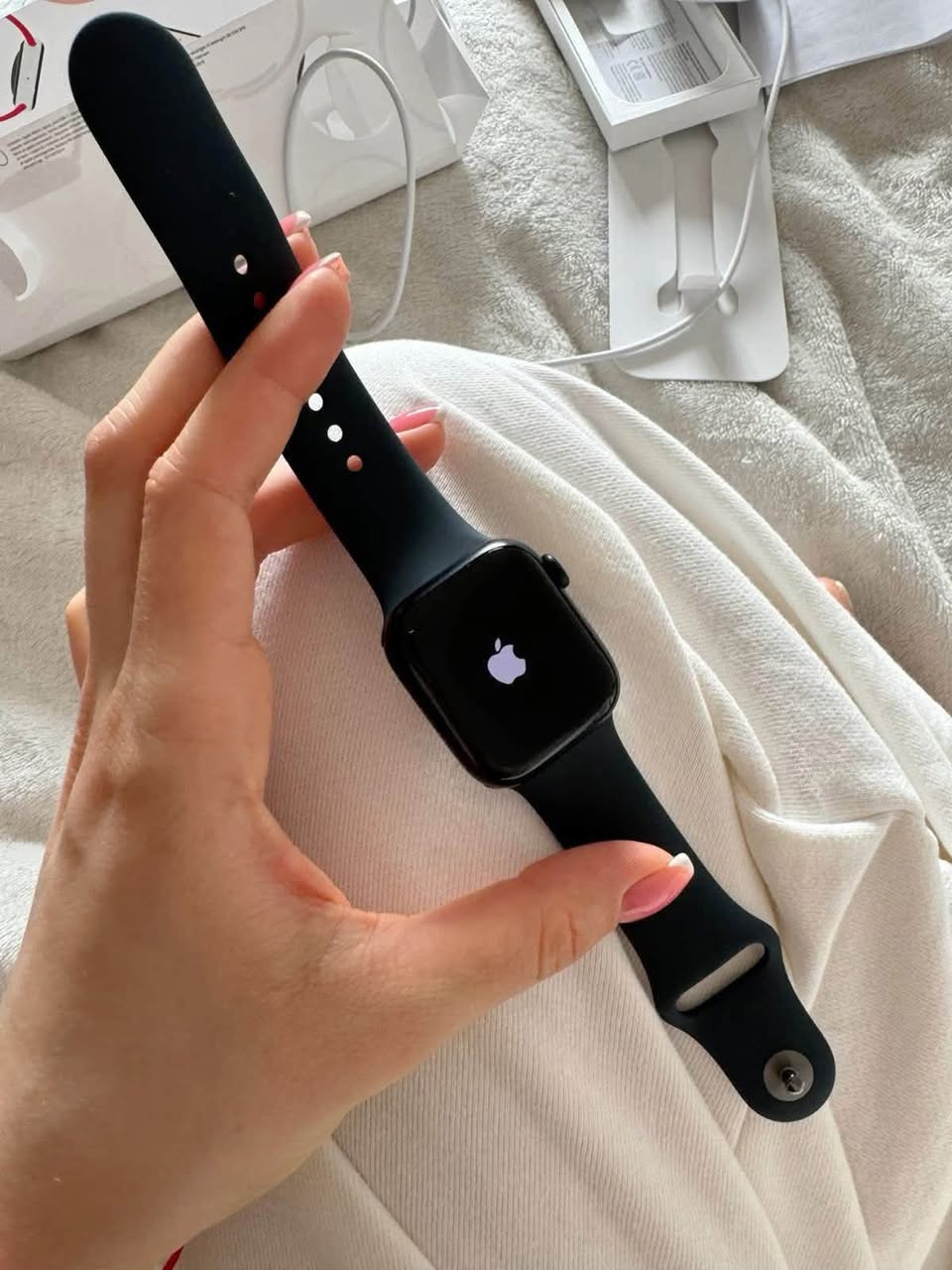 გამარჯობა, ვყიდი apple watch se3 სულ