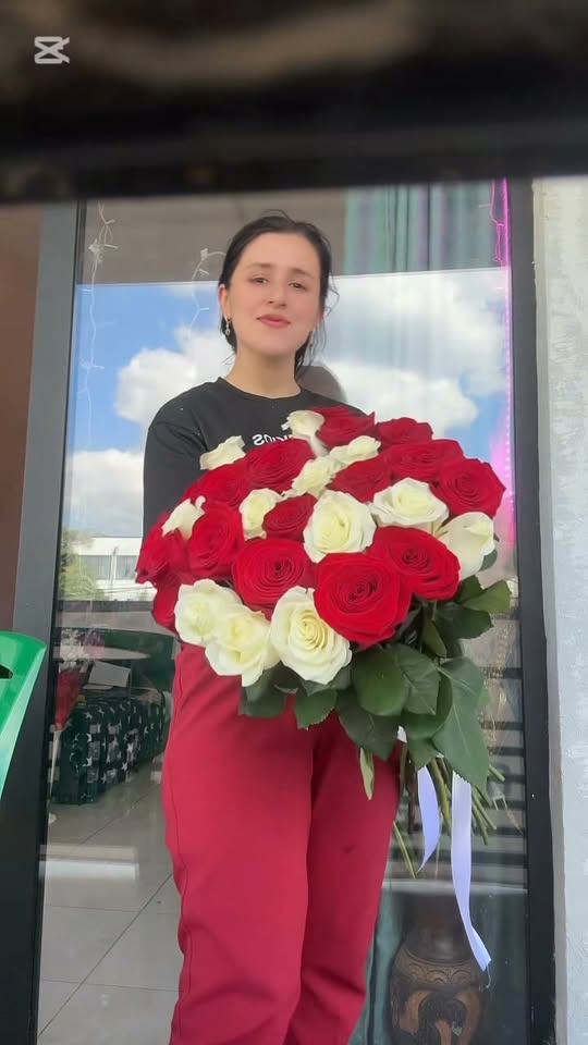 Чтобы сделать заказ напишите нам ❤️ или позвоните. Доставка
