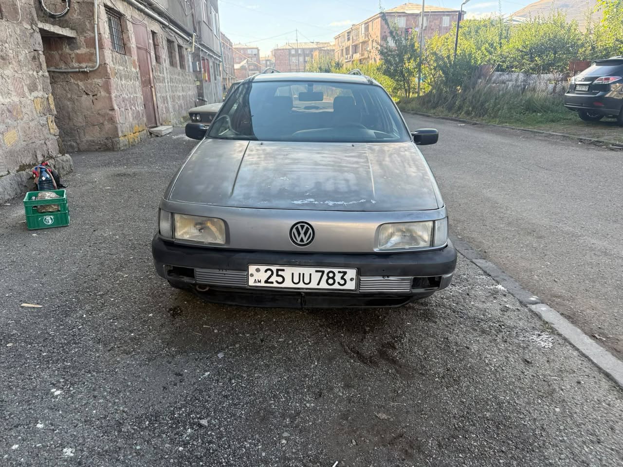 Продаётся автомобиль за 390000. Машина 1991 года.