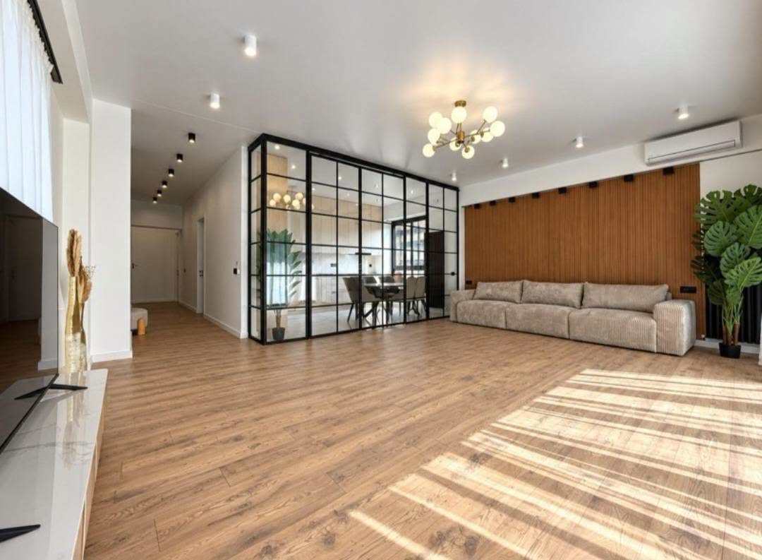 Продается 5-комнатная квартира, Тбилиси — $362,000
