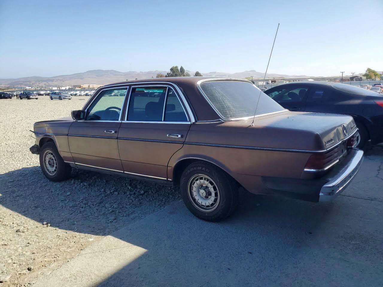 კალიფორნიი 1984 — 3,500$