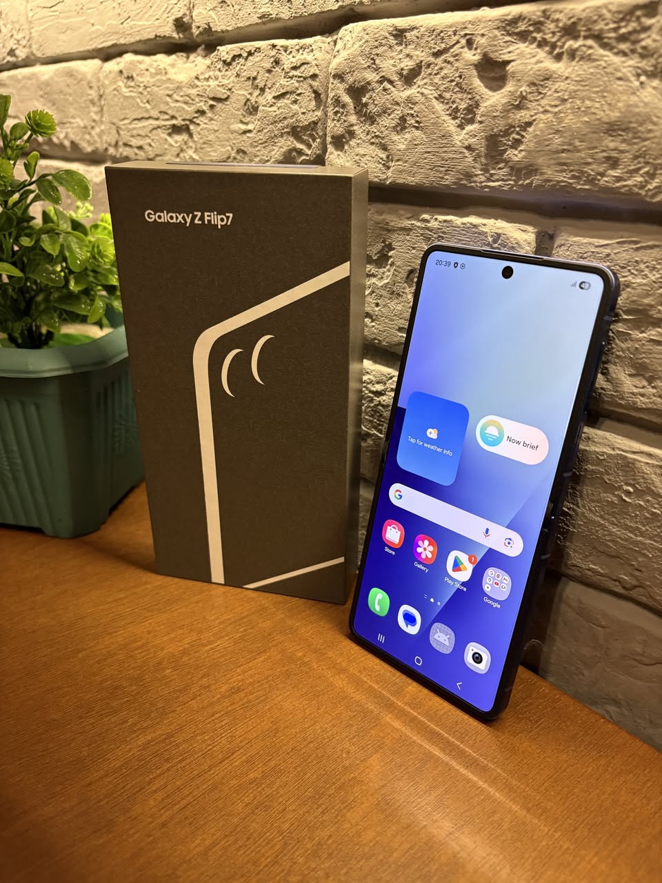 იყიდება Z Flip 7 Blue 12GB