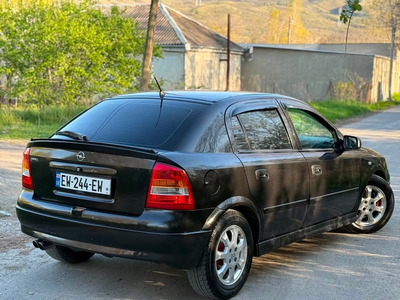 Opel 2002