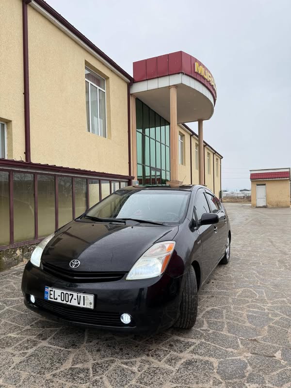 Avtomobil