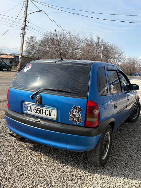 Avtomobil
